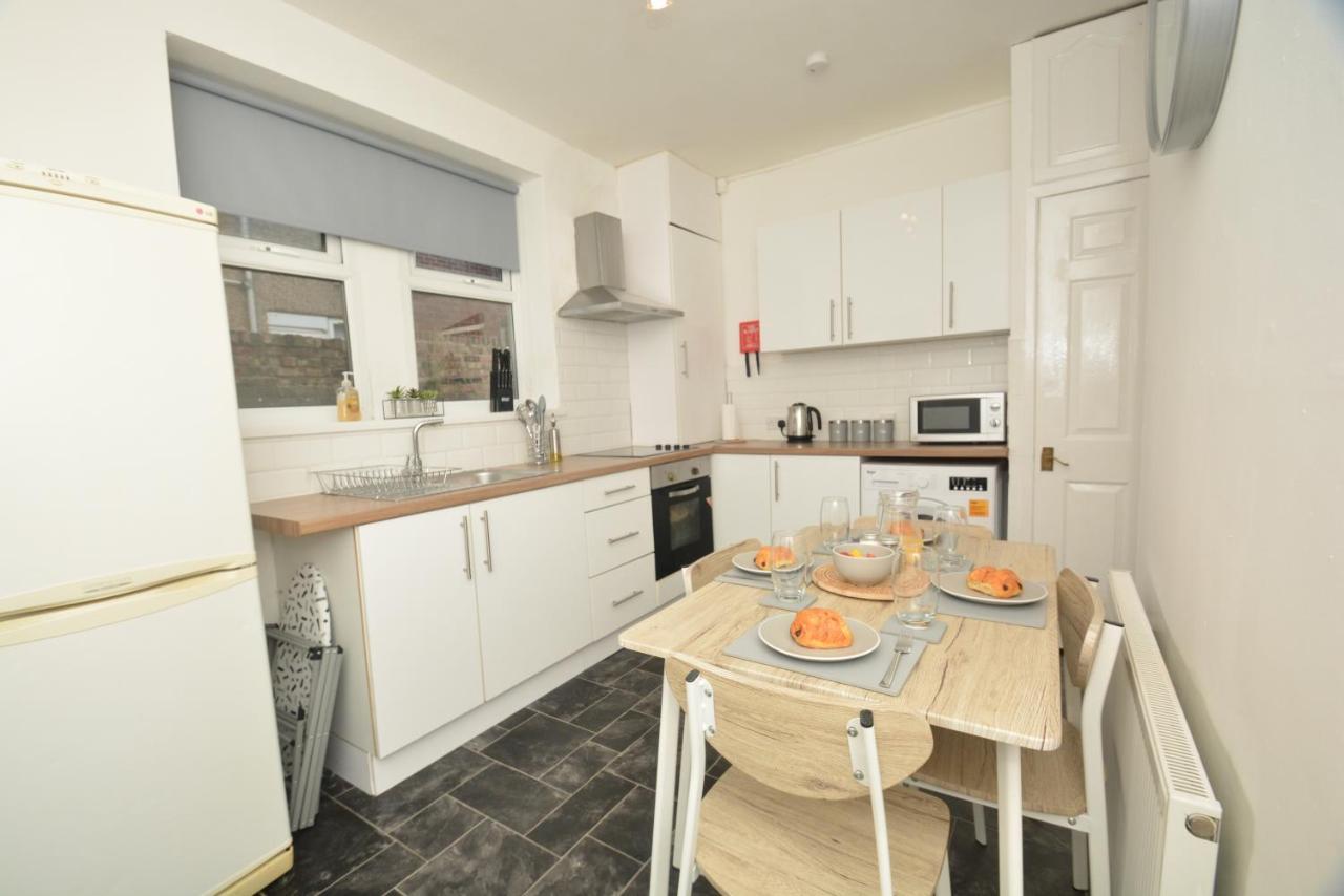 Spacious And Homely 2 Bedroom Flat - Suitelivin Gateshead Exterior foto