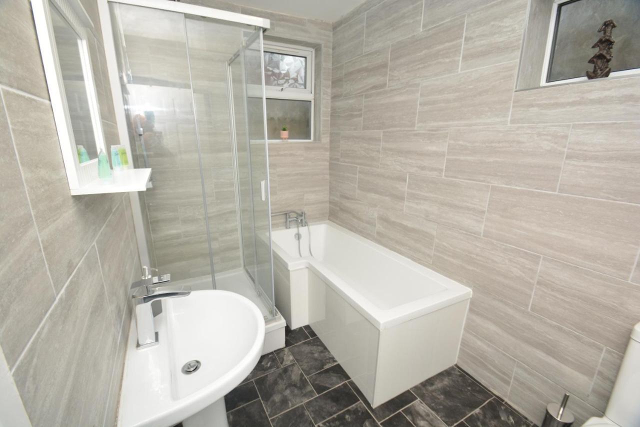 Spacious And Homely 2 Bedroom Flat - Suitelivin Gateshead Exterior foto