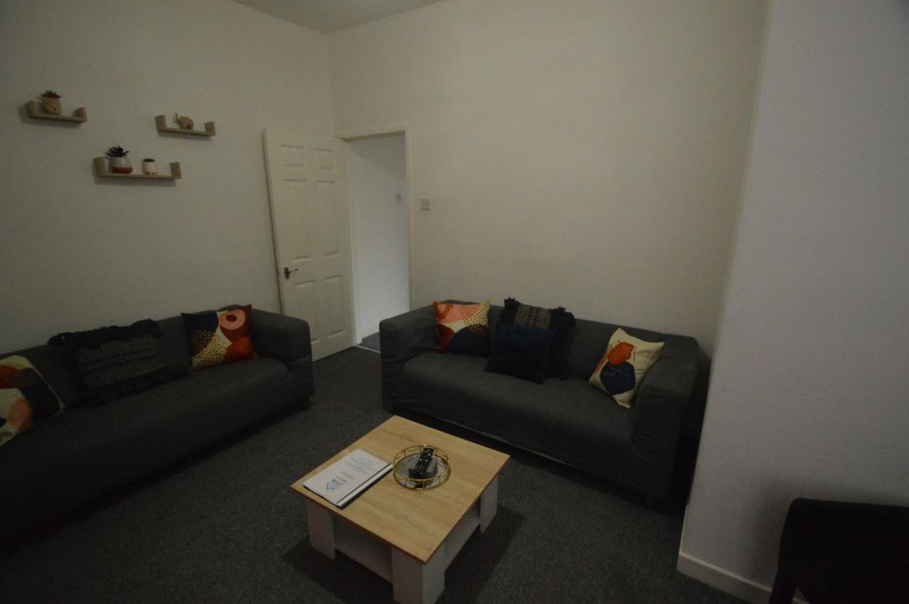 Spacious And Homely 2 Bedroom Flat - Suitelivin Gateshead Exterior foto